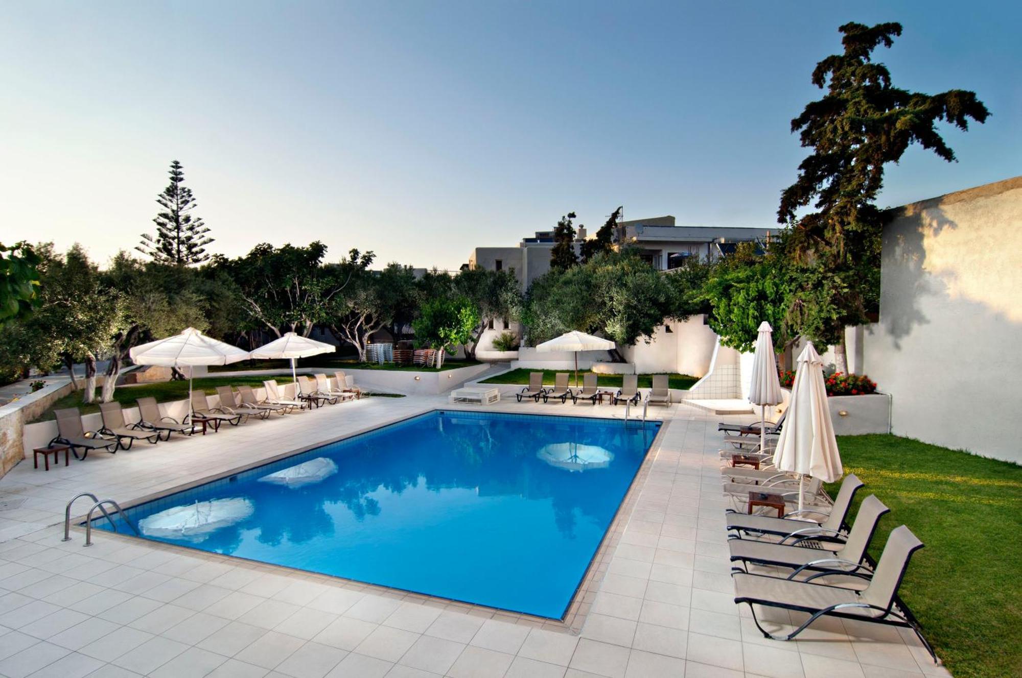 Ourania Apartments Hotel Херсониссос Экстерьер фото